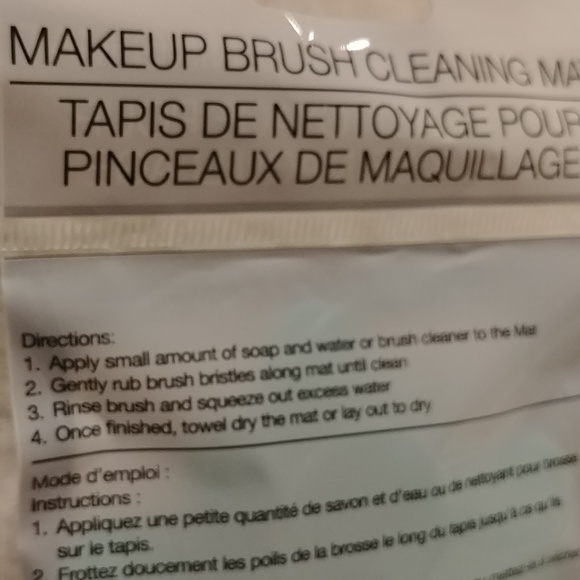 🎉2/$16 Cactus Makeup Brush Cleaning Mat - Picture 3 of 4